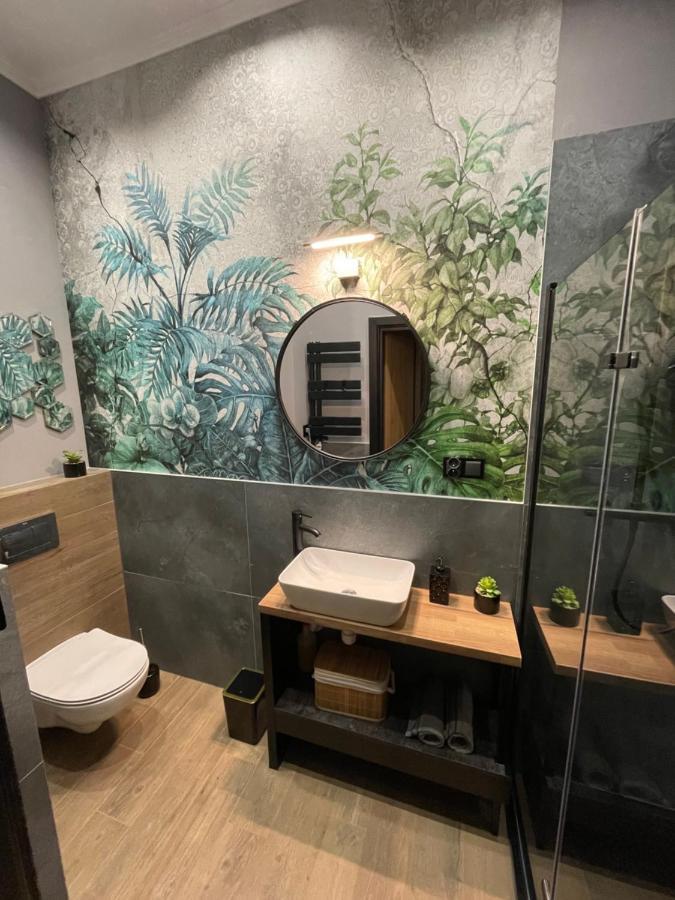 Apartament Z Jacuzzi W Centrum Sanoka Exterior foto